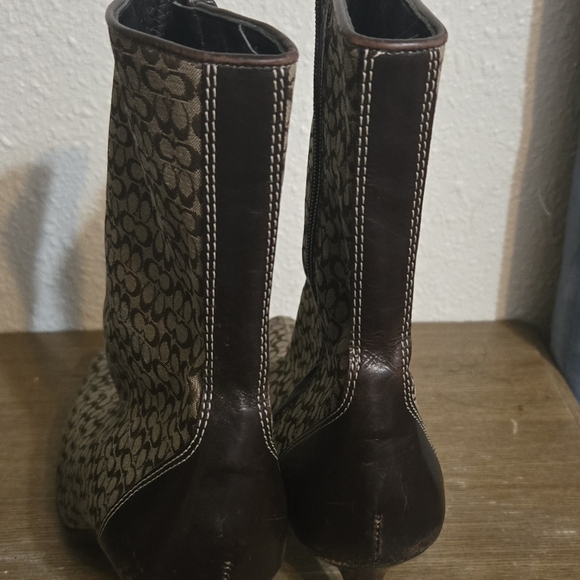 Stylish Brown Patterned Women's Boots - Picture 1 of 7